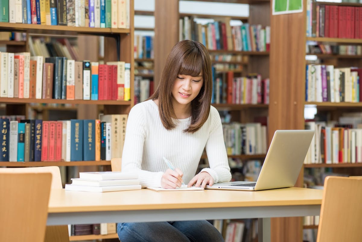 先輩への寄せ書きで先輩が努力していたことへの感想を書く