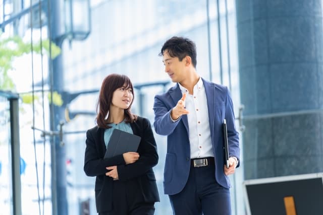 「会社で使える寄せ書き文例集【部下から上司まで】」のイメージ図
