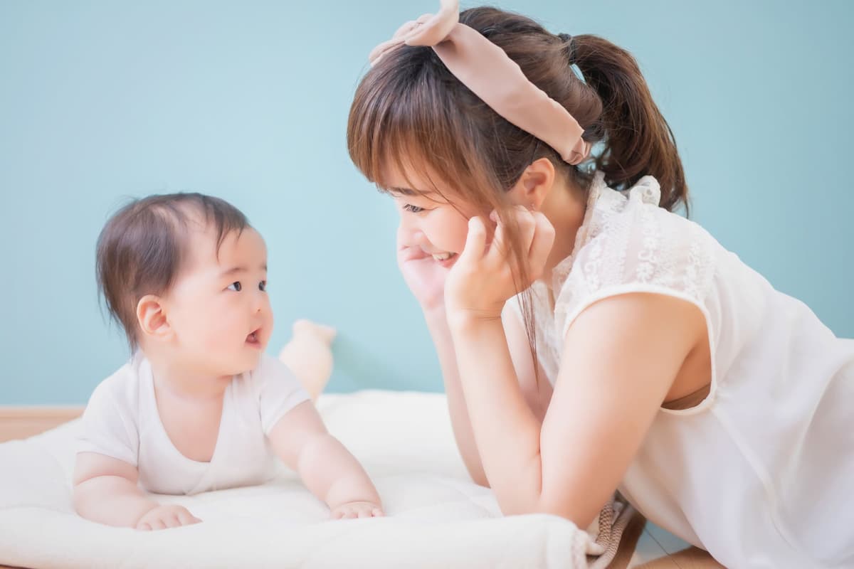 友達からの出産祝いの寄せ書きで楽しく過ごすよう伝える例文