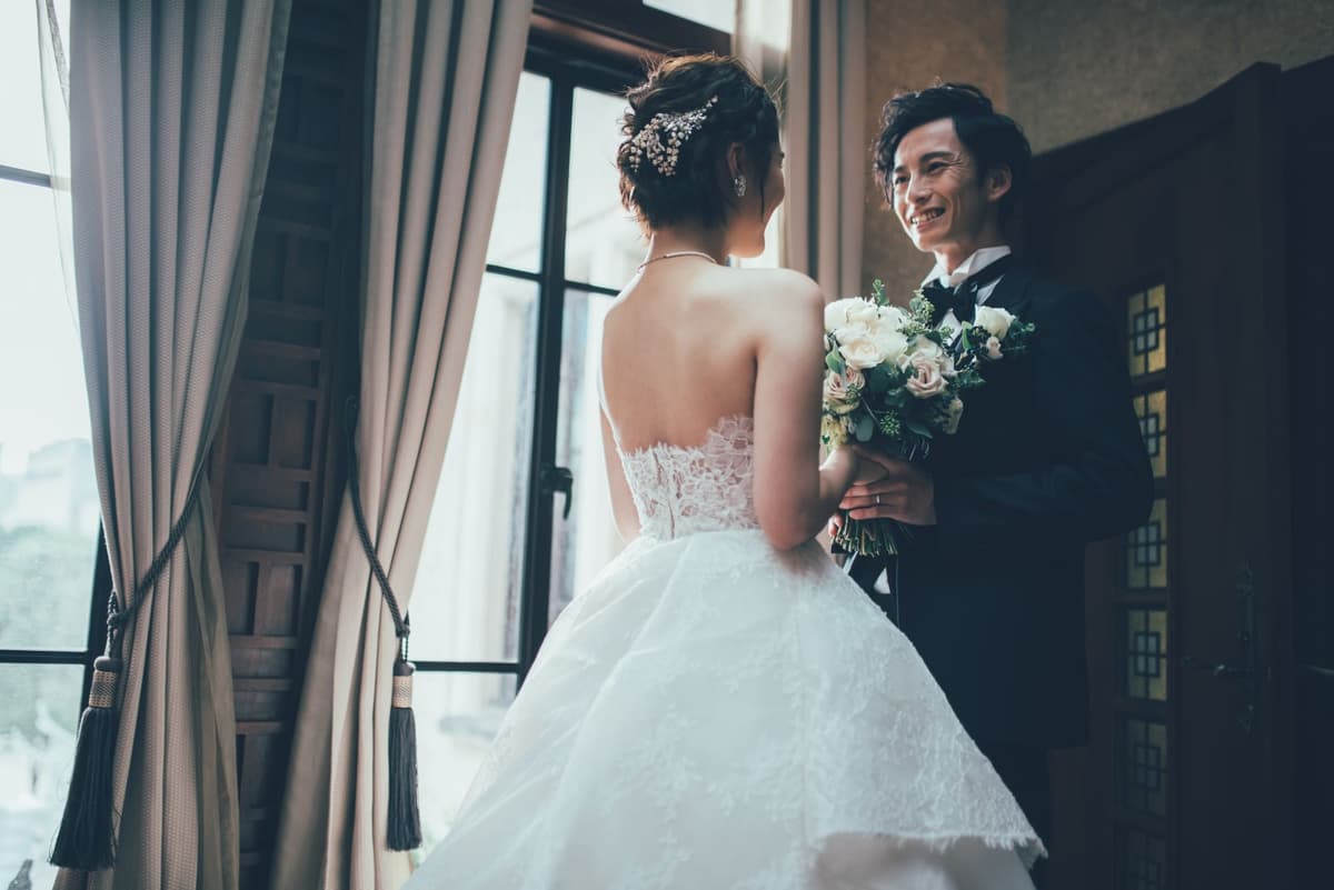 祝福の気持ちを結婚祝いの寄せ書きメッセージに書く