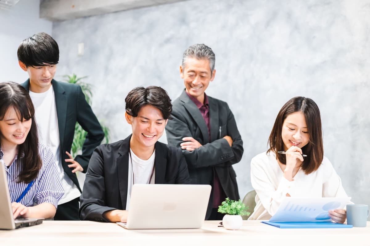 ひたむきに頑張っていた部下後輩について寄せ書きメッセージに書く
